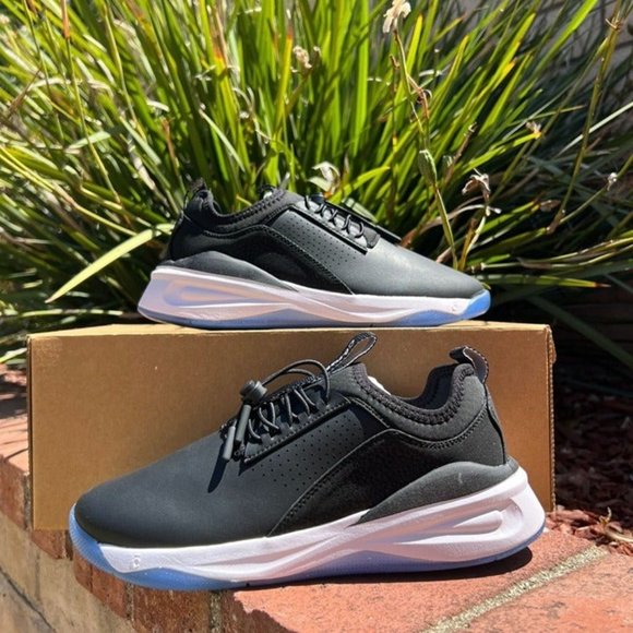 Clove Womens Healthcare Night Shift Black and White Sneakers NEW - Picture 10 of 12